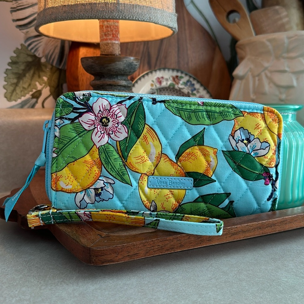 Vera Bradley RFID Accordion Wristlet Lemon Grove